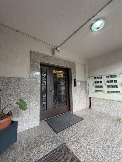 Apartament cu 3 camere decomandat în Crângași