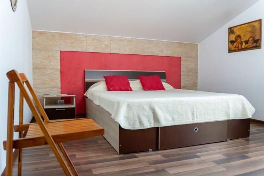 Casă cu 4 camere în Nord