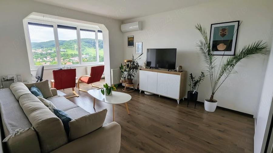 Apartament cu 2 camere nedecomandat în Simeria