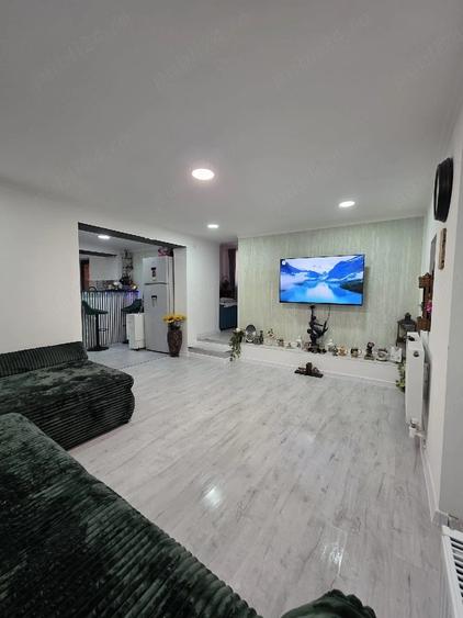 Casă cu Teren 544 Mp în Vadu Pașii