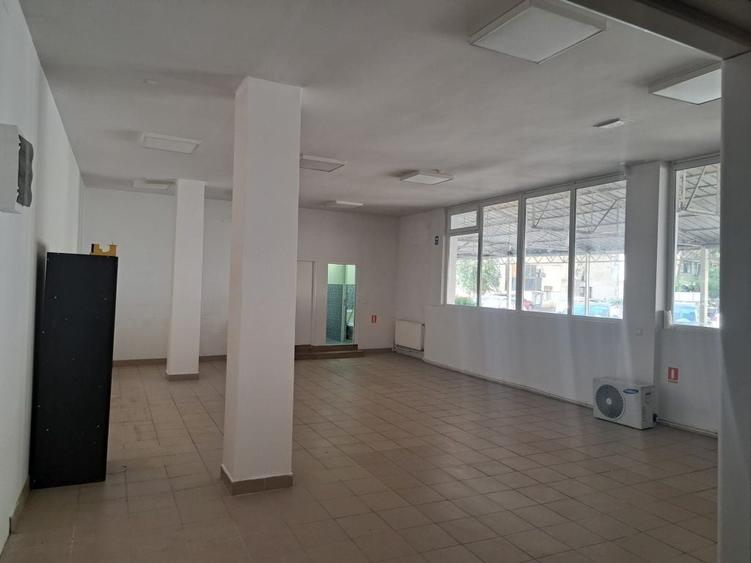 Spațiu comercial, de 100 mp, în Ceacu