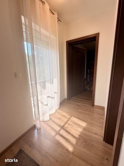 Apartament cu 4 camere semidecomandat în Ghiroda