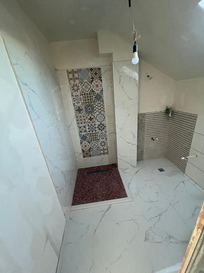 Penthouse cu 4 camere semidecomandat în Periferie