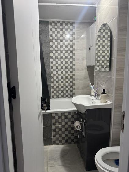 Apartament cu 2 camere decomandat în Vitan