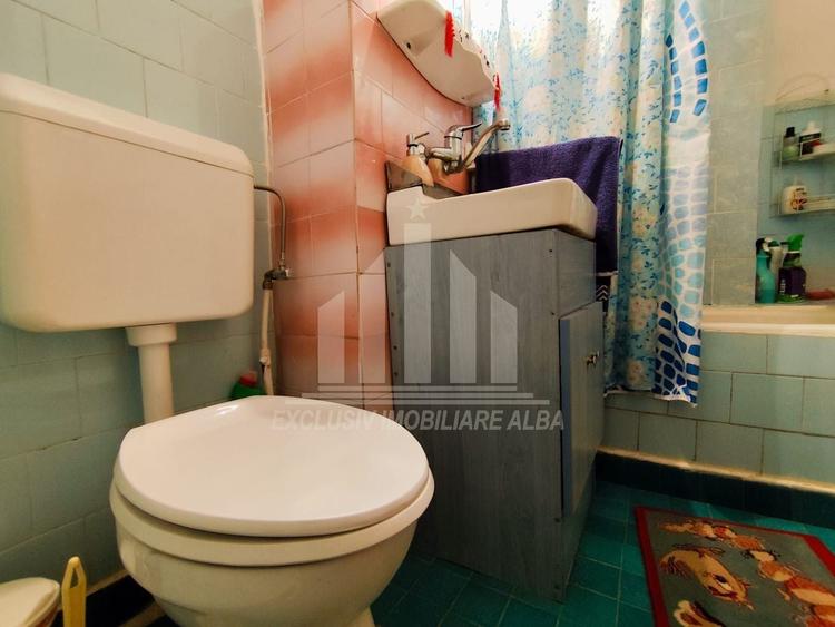 Apartament cu 4 camere decomandat, mobilat în Central