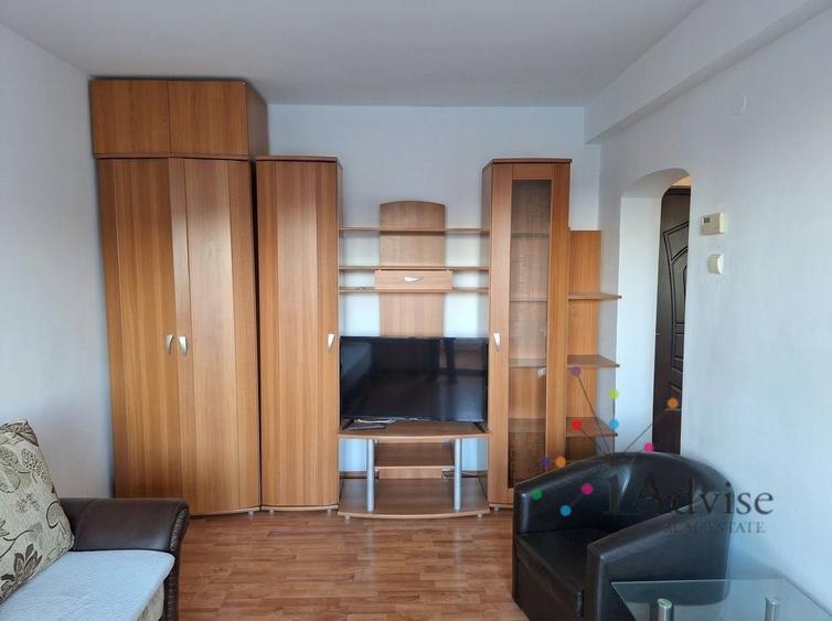 Garsonieră semidecomandată, mobilată în Răcădău