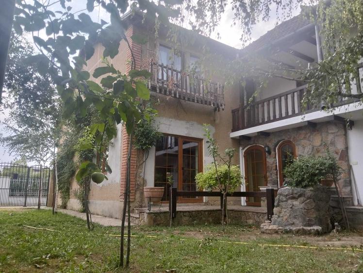 Casă cu 4 camere în Grădiște