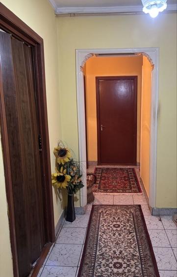 Apartament cu 3 camere decomandat în Năvodari Tabără