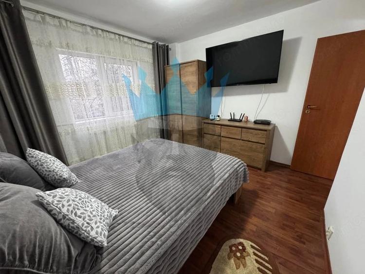 Apartament cu 3 camere decomandat în Cantacuzino