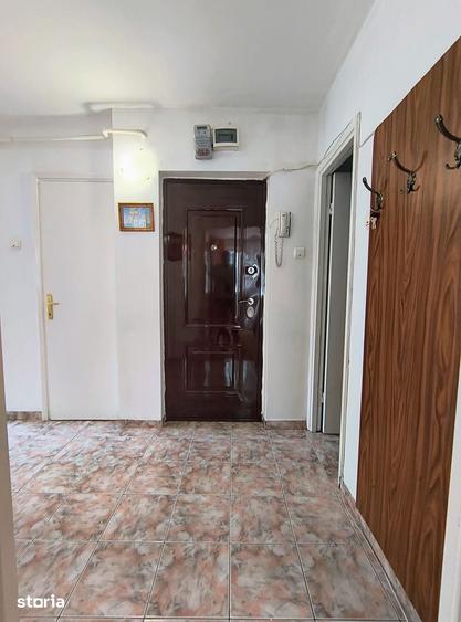 Apartament cu 2 camere semidecomandat în Victoriei