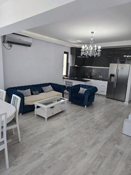 Apartament cu 3 camere, mobilat în Băneasa
