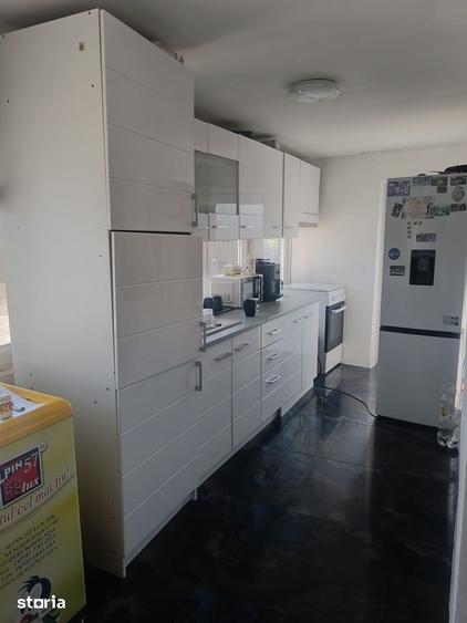 Casă cu 3 camere cu Teren 1700 Mp în Giurgița