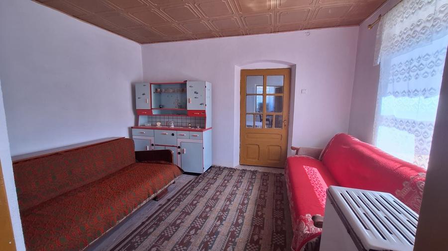 Casă cu 4 camere în Poiana Mare