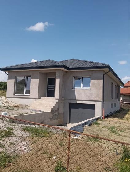 Casă cu 3 camere în Central