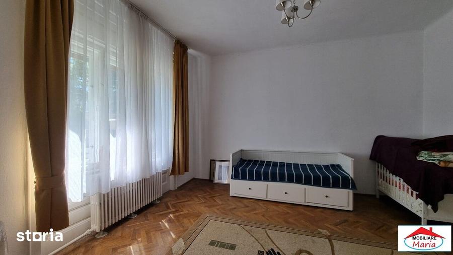 Casă cu 3 camere cu Teren 421 Mp în Titulescu
