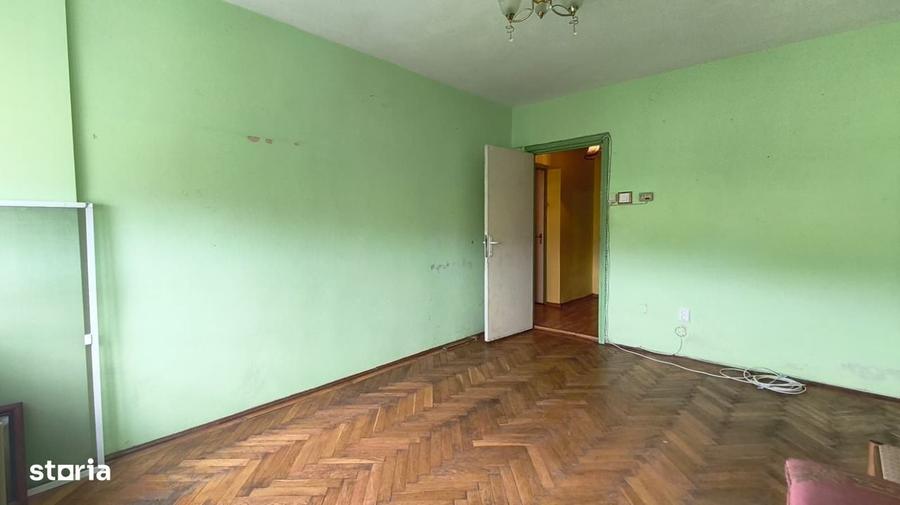 Apartament cu 3 camere decomandat în Central