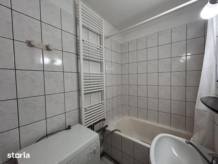 Apartament cu 2 camere decomandat în Intim