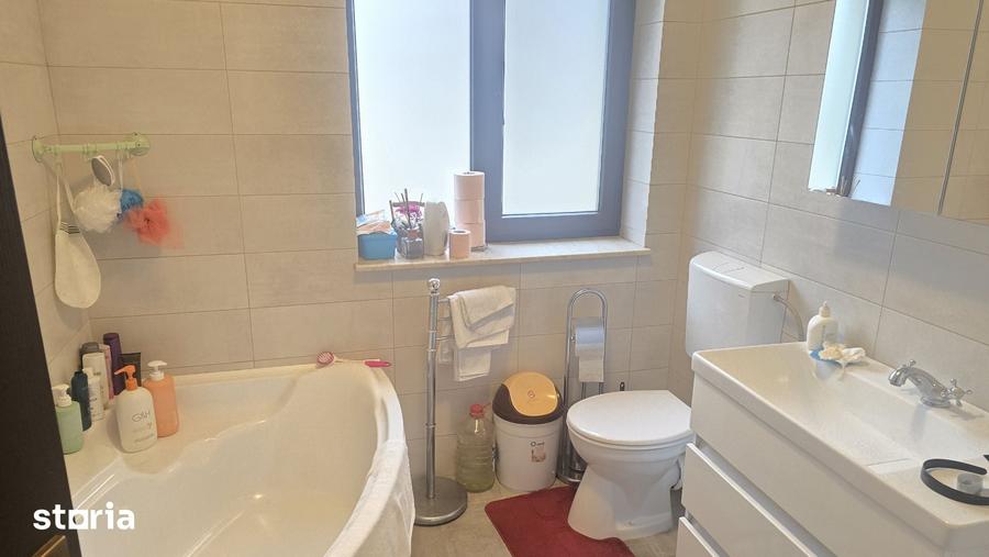 Casă cu 3 camere cu Teren 1020 Mp în Zăvoi