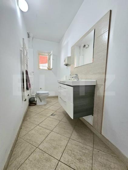 Casă individuală cu 6 camere cu Canalizare în Girocului
