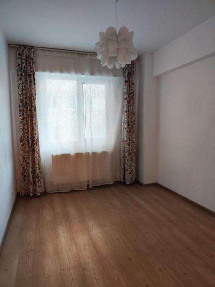 Apartament cu 3 camere decomandat în 9 Mai