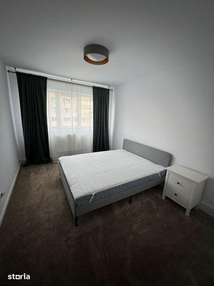 Apartament cu 3 camere decomandat în Podu Roș