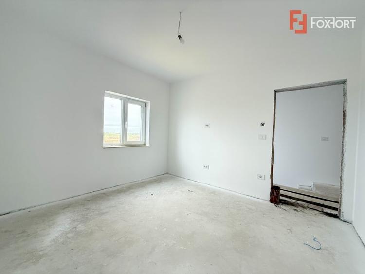 Duplex cu 4 camere cu Teren 292 Mp în Săcălaz