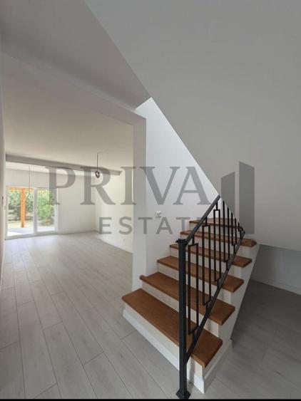Duplex cu 4 camere cu Canalizare în Chișoda