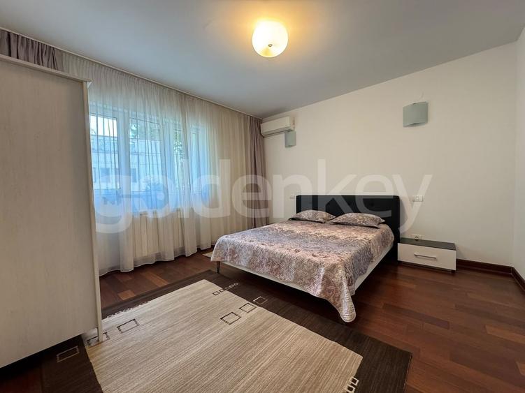 Apartament cu 4 camere decomandat, mobilat în Dacia