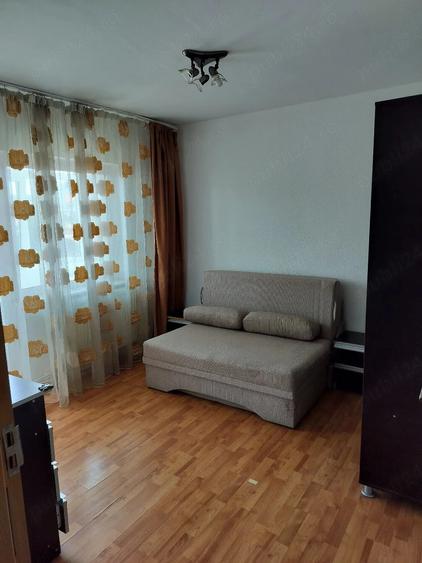 Apartament cu 3 camere decomandat în Traian