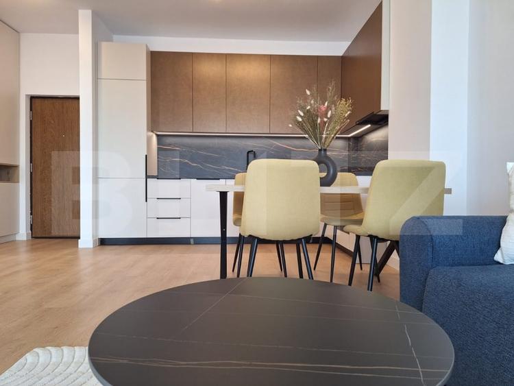 Apartament cu 2 camere semidecomandat, mobilat în Florești