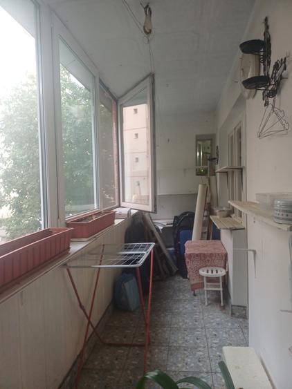 Apartament cu 4 camere semidecomandat în Vasile Aaron