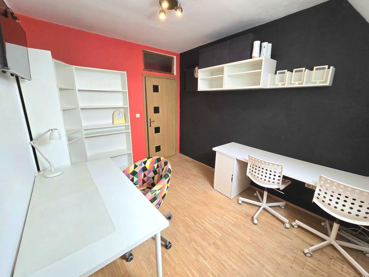 Apartament cu 3 camere decomandat în Aradului