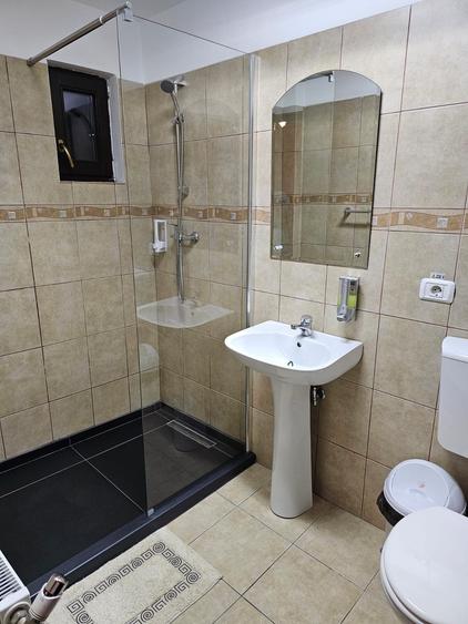 Spațiu comercial, de 999 mp, în Central
