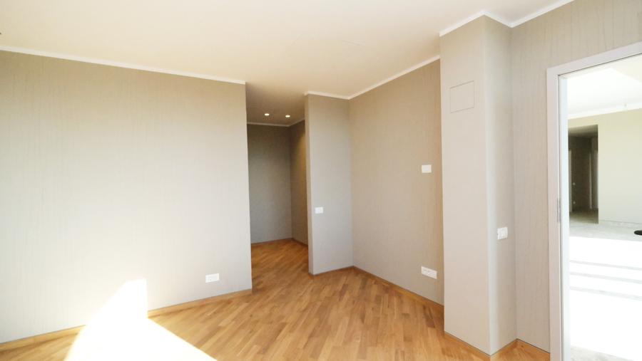 Apartament cu 4 camere în Dacia