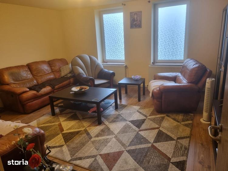 Casă cu 3 camere decomandat în Strei