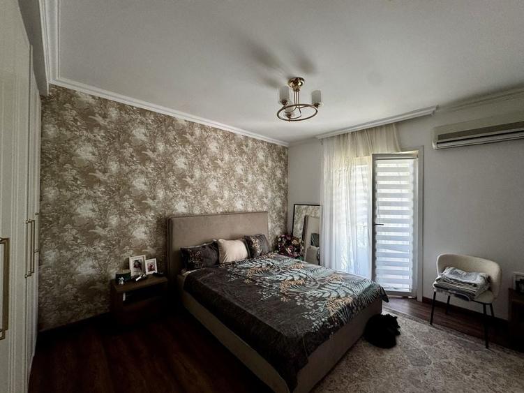 Apartament cu 3 camere semidecomandat în Ștefăneștii de Jos