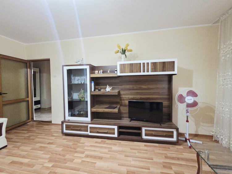 Apartament cu 2 camere decomandat în I. C. Frimu