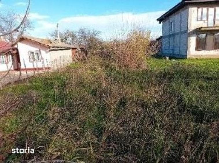 Casă cu 1 camere cu Teren 716 Mp în Prundu