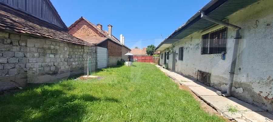 Casă individuală cu 2 camere cu Teren 3000 Mp în Veneția de Sus