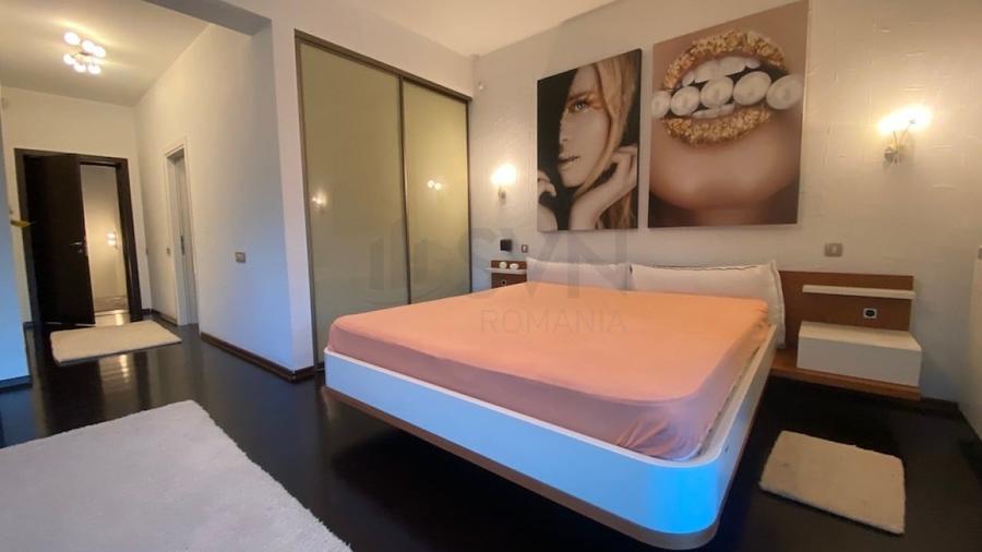 Casă individuală cu 5 camere cu Canalizare în Central