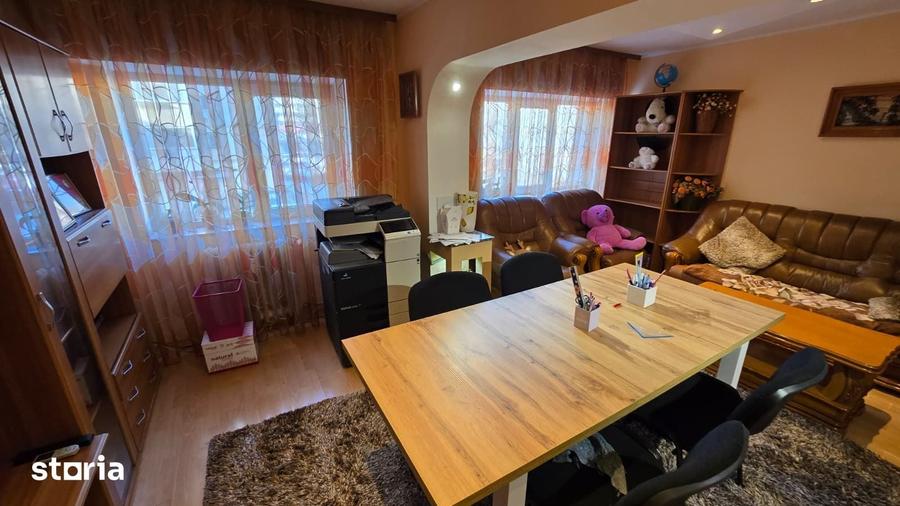 Apartament cu 3 camere în Nicolina