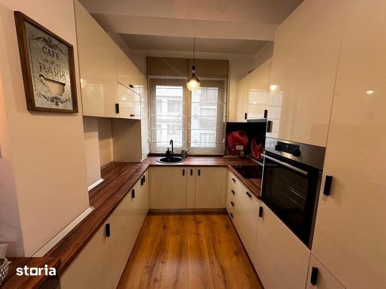 Apartament cu 3 camere semidecomandat în Grivița