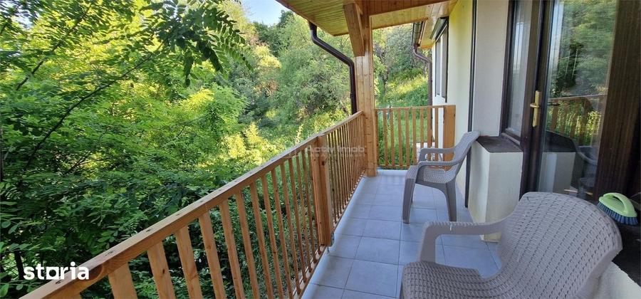 Casă cu 3 camere decomandat cu Teren 400 Mp în Central