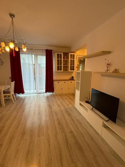 Apartament cu 3 camere decomandat, mobilat în Dumbrăvița