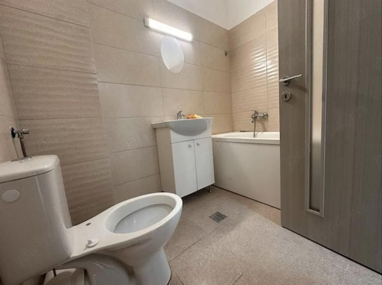 Apartament cu 2 camere decomandat în Roșu