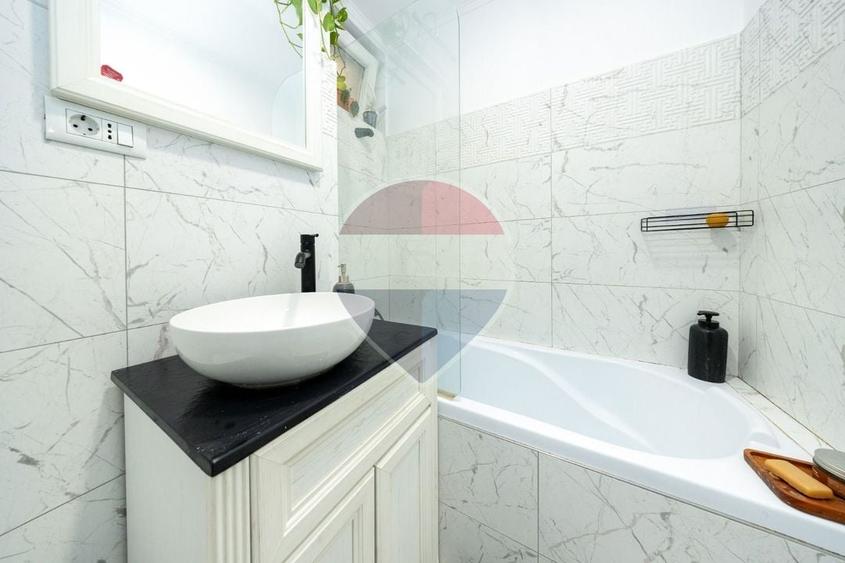 Apartament cu 3 camere semidecomandat în Gării