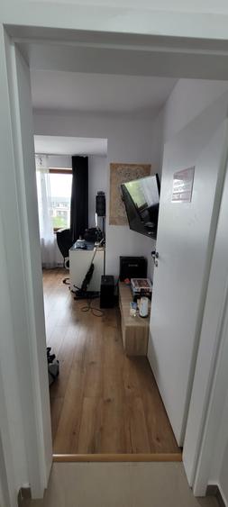 Apartament cu 4 camere decomandat în Drumul Taberei