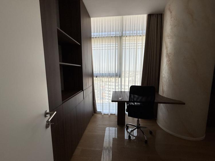 Apartament cu 3 camere semidecomandat, mobilat în Nord
