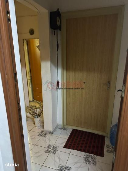 Apartament cu 3 camere decomandat în Giurgiului