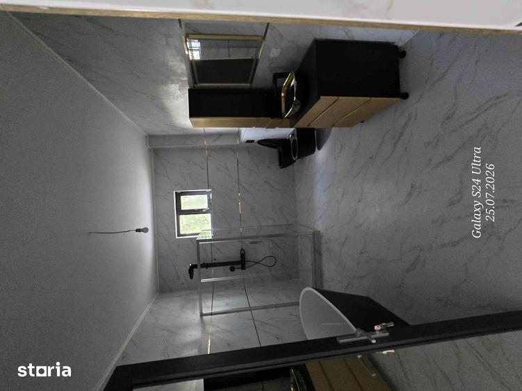 Casă cu 6 camere cu Teren 2300 Mp în Central
